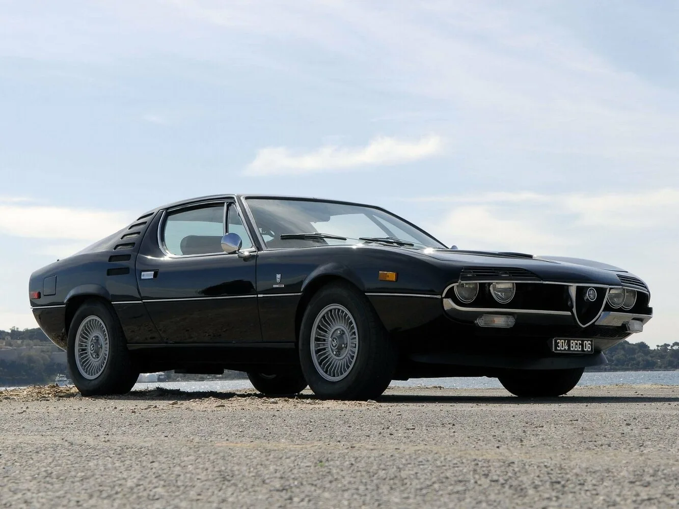 Alfa Romeo Montreal
