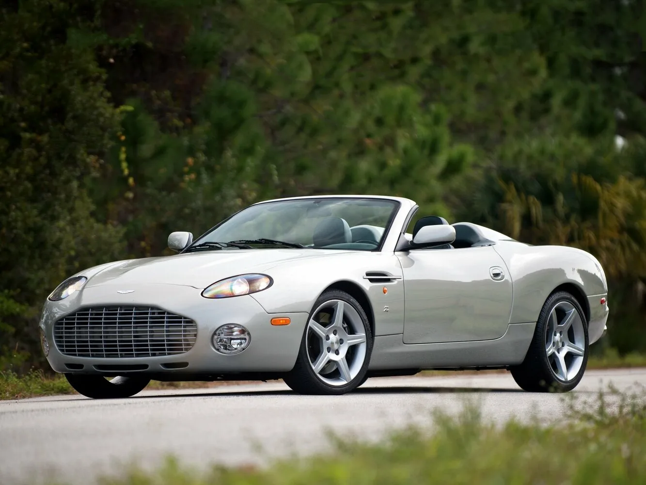 Aston Martin DB AR1