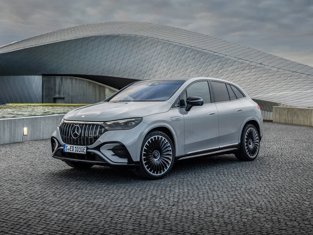 Mercedes-Benz EQE SUV AMG