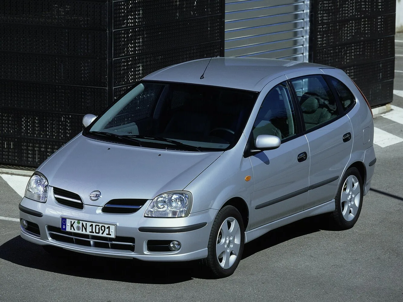 Nissan Almera Tino