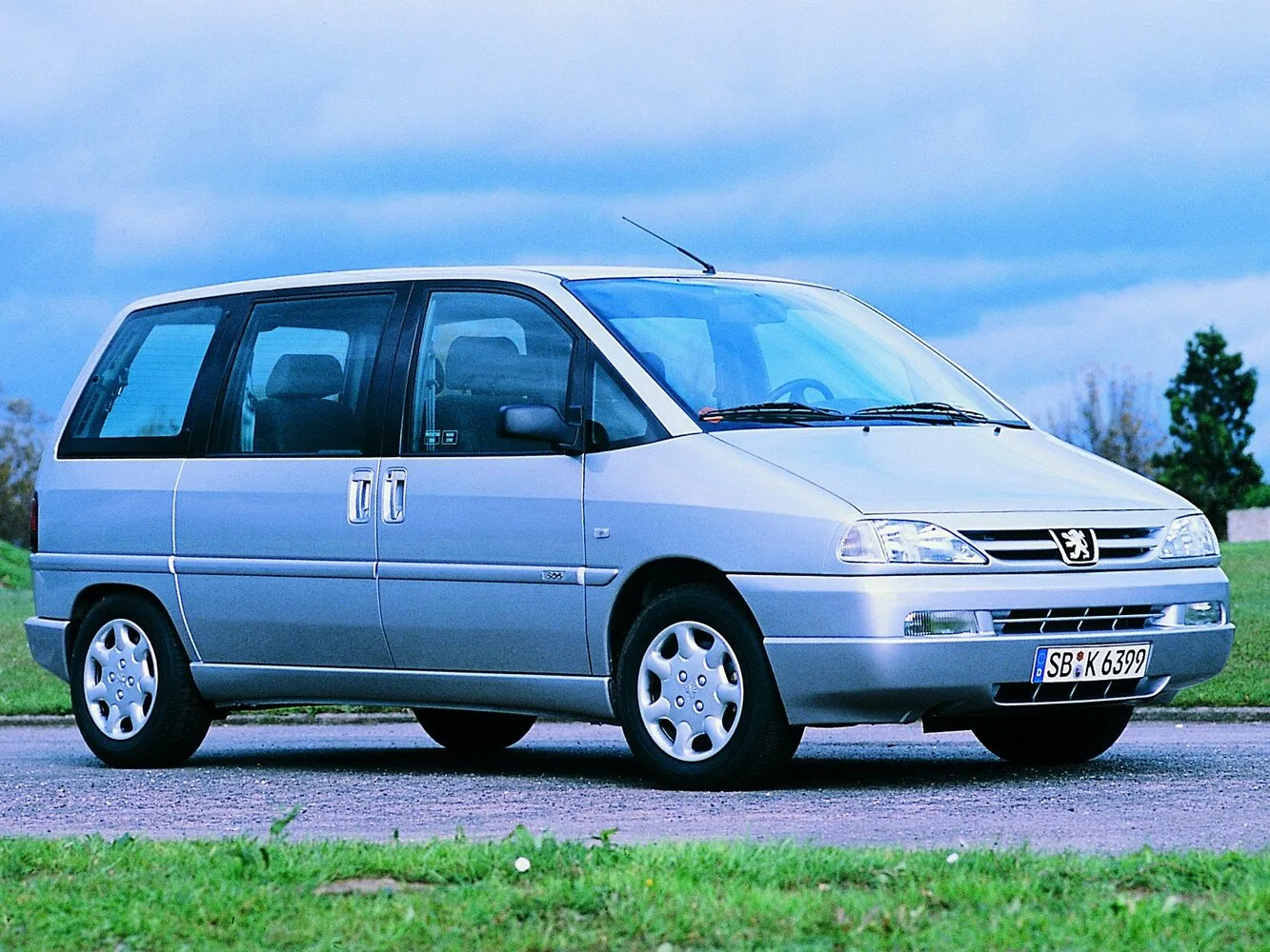 Peugeot 806
