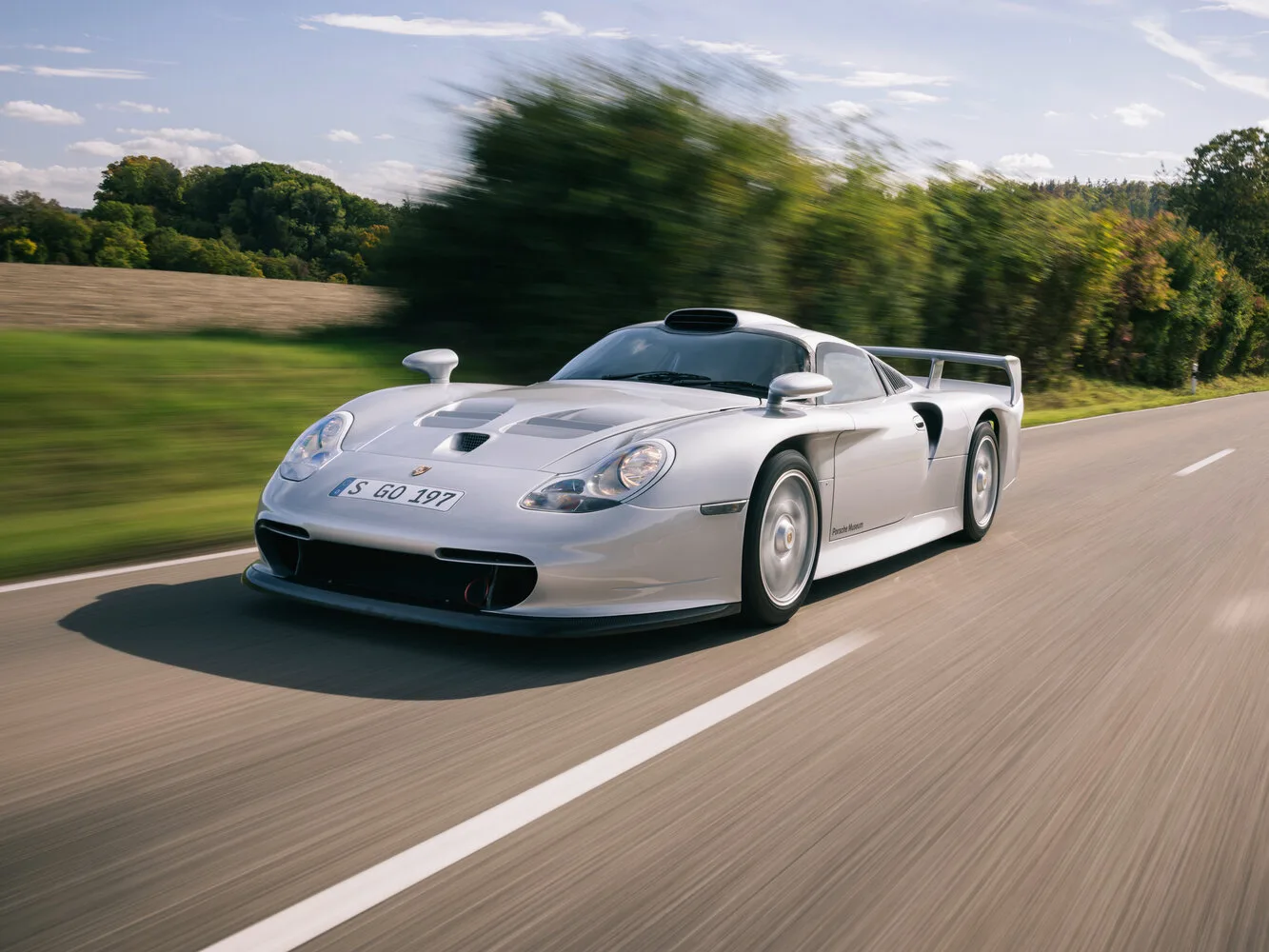 Porsche 911 GT1
