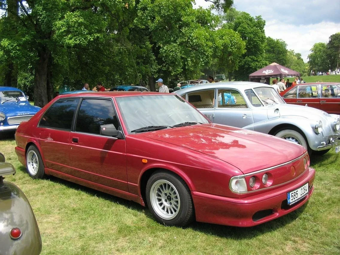 Tatra T700